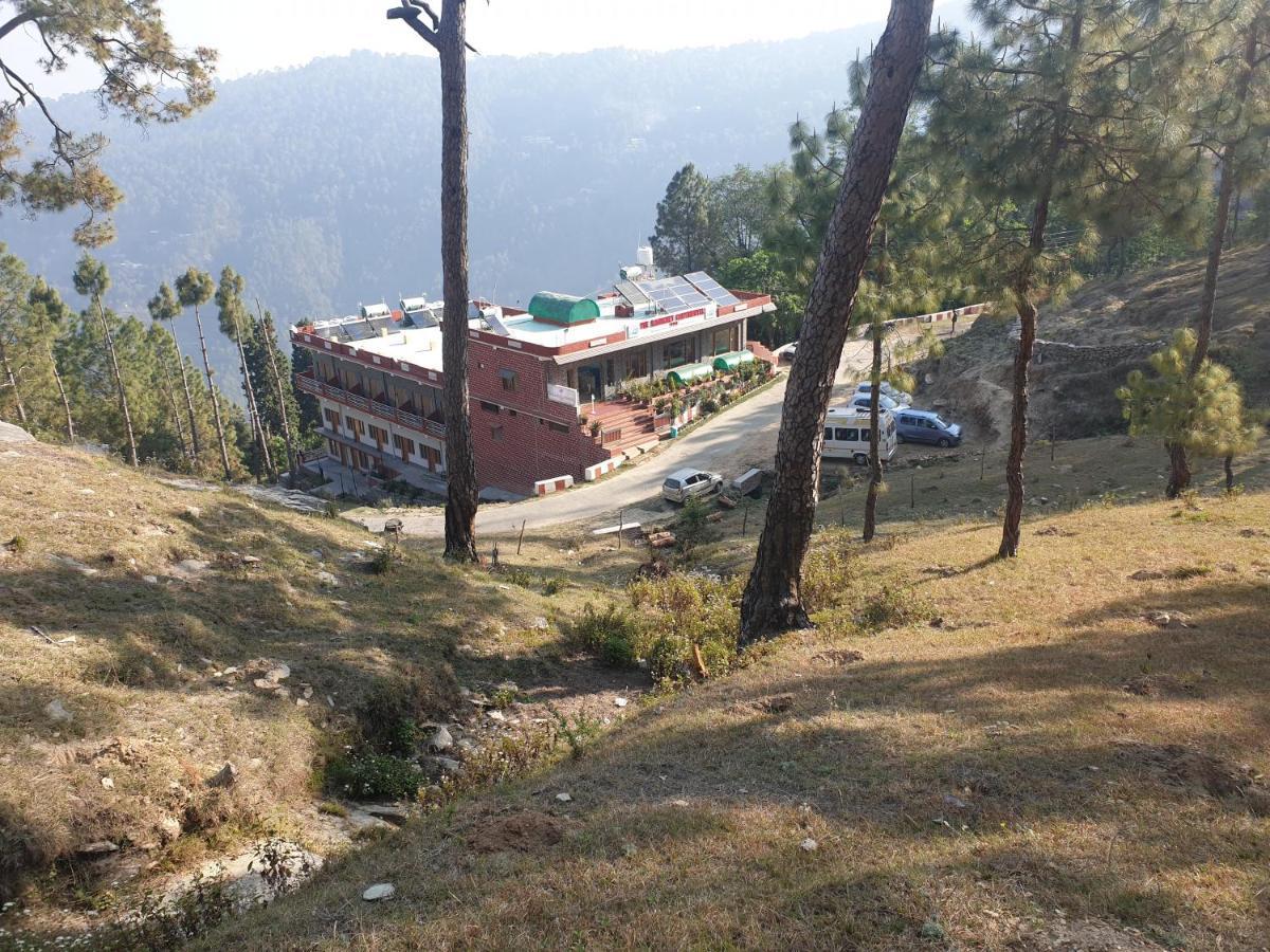 The Ranikhet Continental Hotel Buitenkant foto